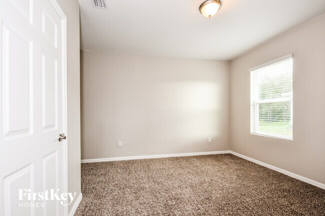 Building Photo - 1143 SW 47th St