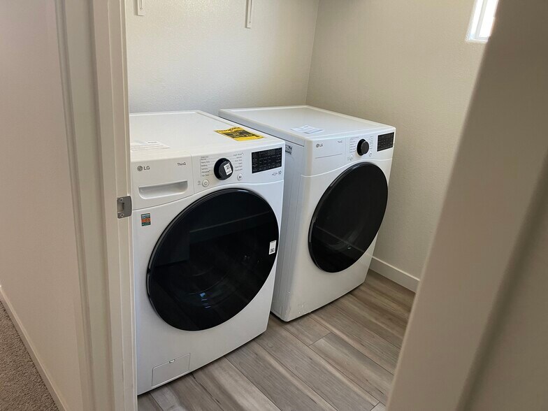 Electric Washer & Dryer - 677 Barrett Lake Rd