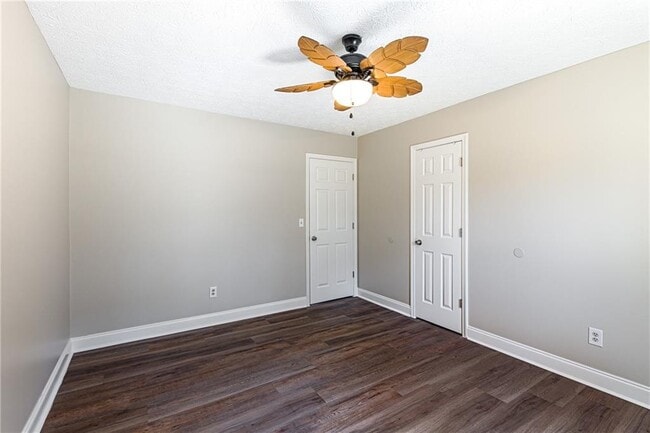 Building Photo - 6080 Stone Wood Dr NW