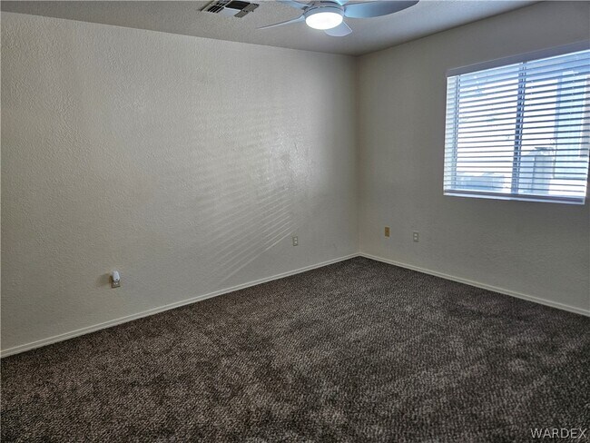 Building Photo - 813 Gemstone Ave