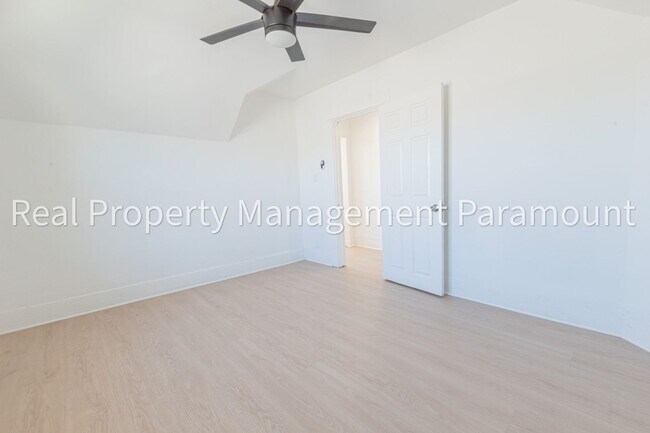 Building Photo - 433 W 56th St