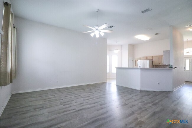 Building Photo - 2314 Kingsbury Dr