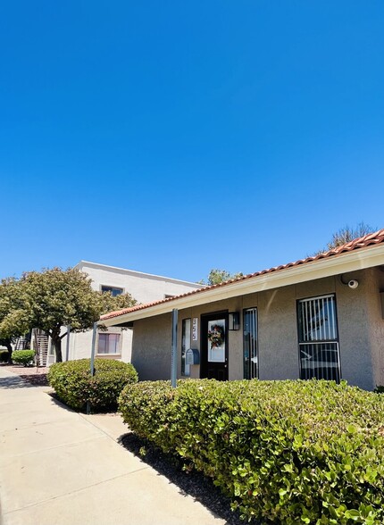 Building Photo - Falcon Court Apartments