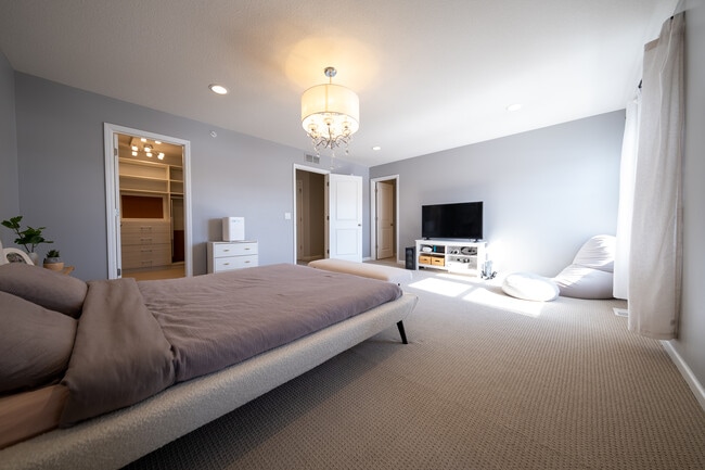 Building Photo - 756 Stonegate Rd