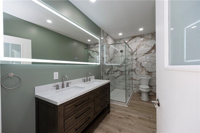 Building Photo - 232 3rd Ave