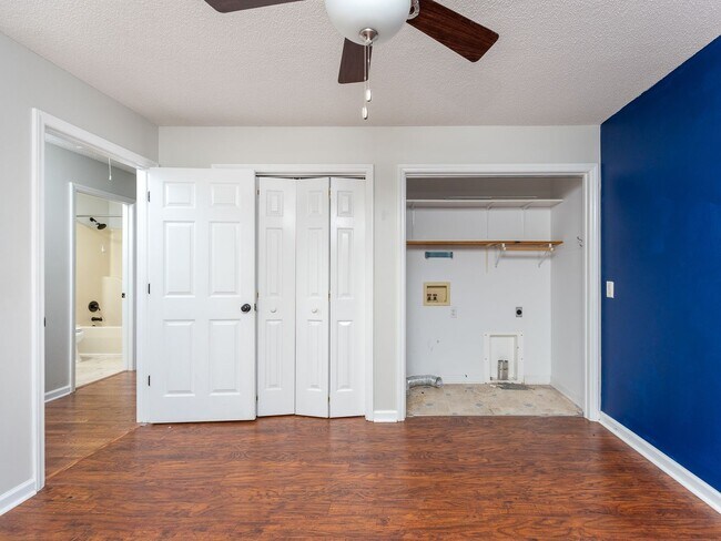 Building Photo - Waterfront Home in Carolina Lakes!