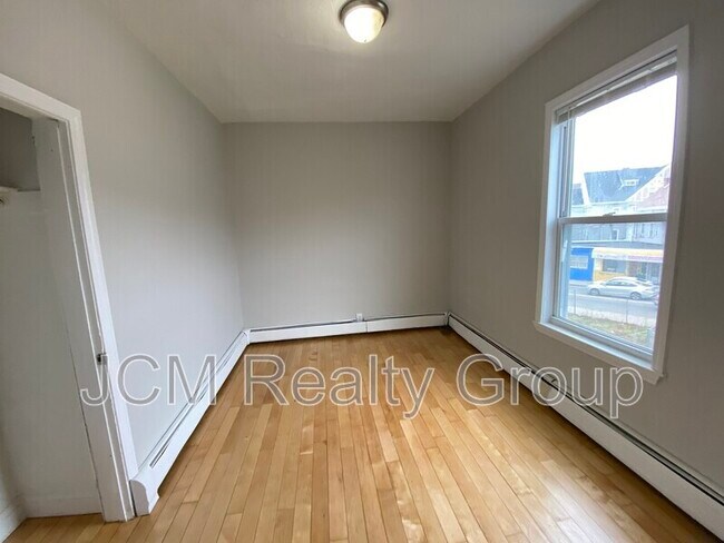 Building Photo - 139 Bowdoin St