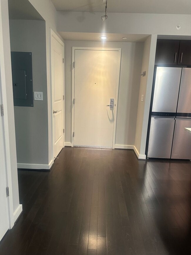 Building Photo - 1 Bedroom 1 Bath Condo Near Capitol Hill