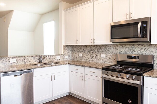 Building Photo - 14511 Sweet Cherry Dr
