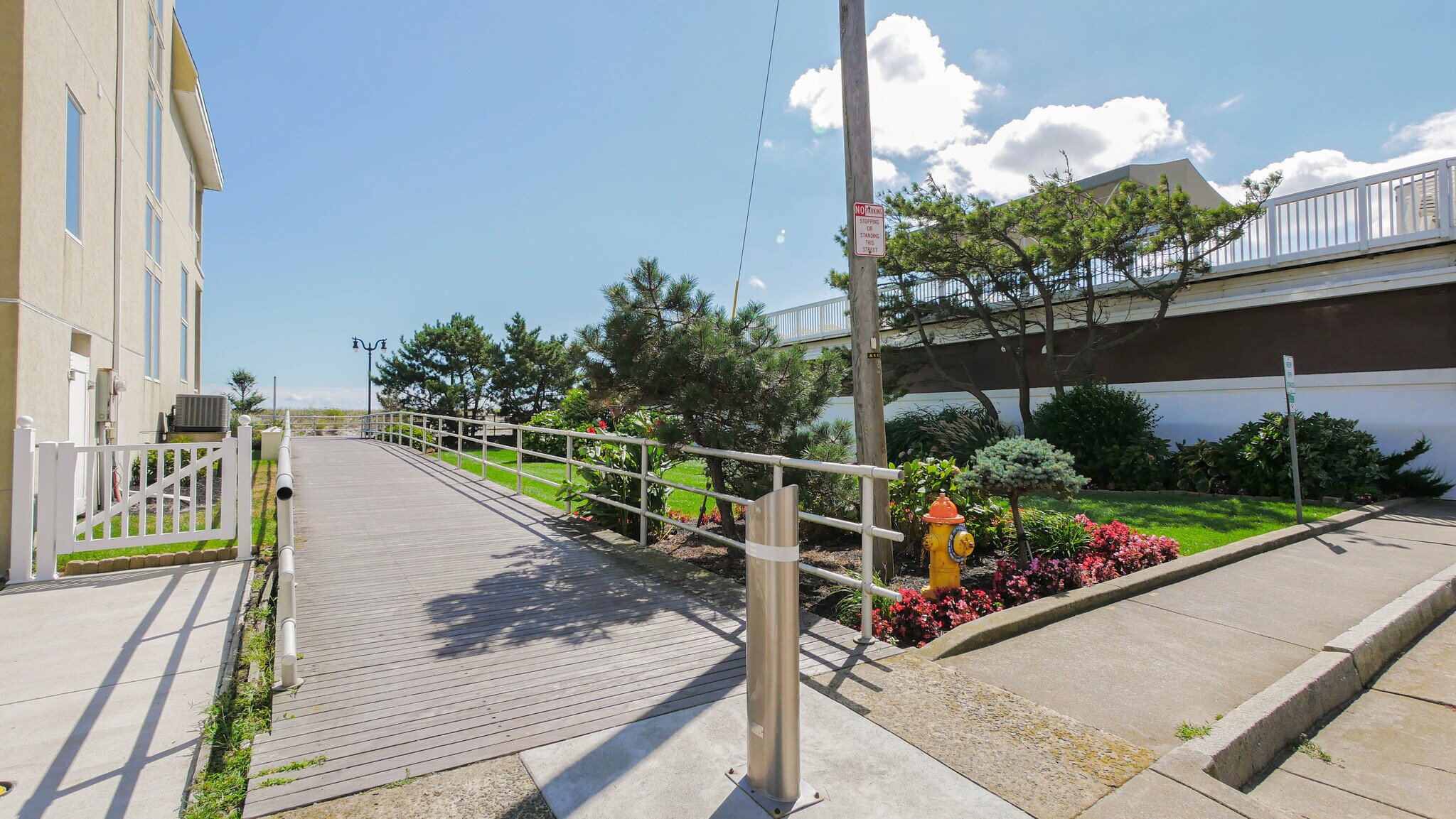 Building Photo - 137 S Berkley Sq