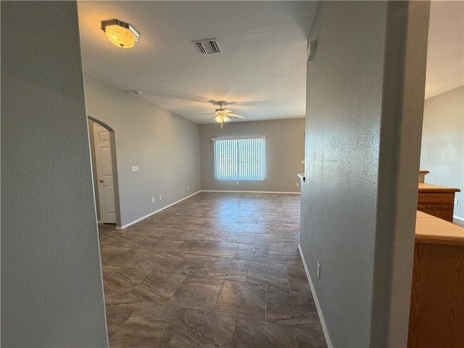 Building Photo - 1903 E La Entrada Pl