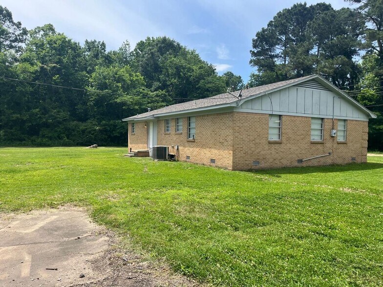 Building Photo - 2125 Dewey St