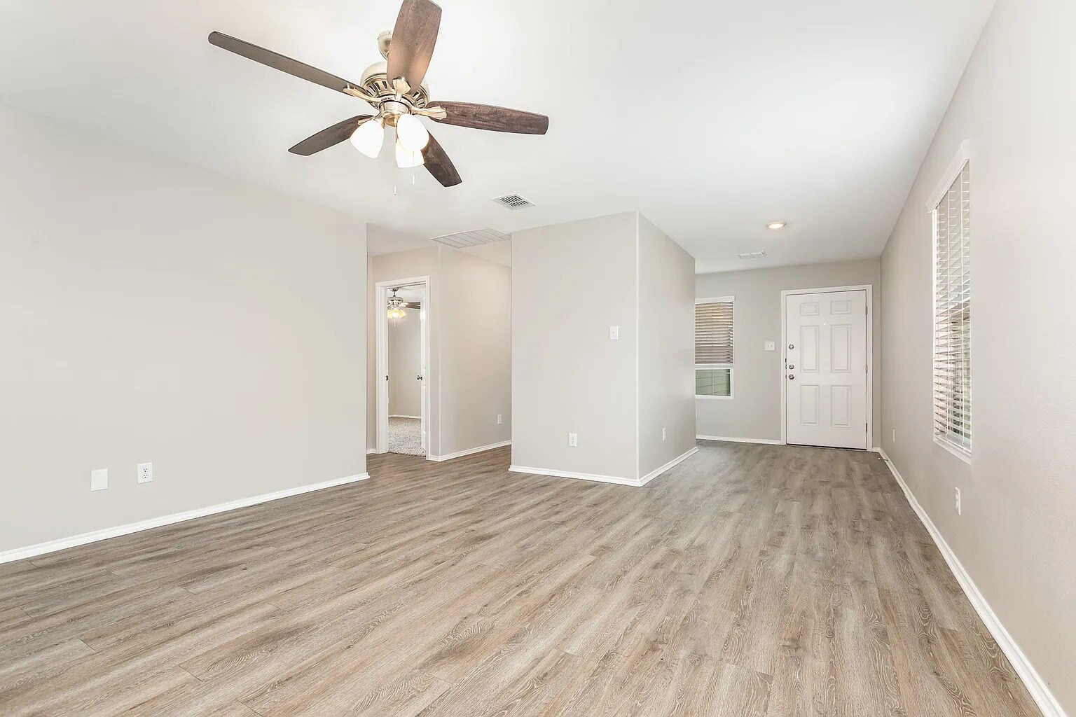 Building Photo - 7601 Bluebell Ln