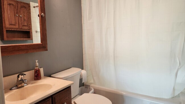 Building Photo - 228 S Church St