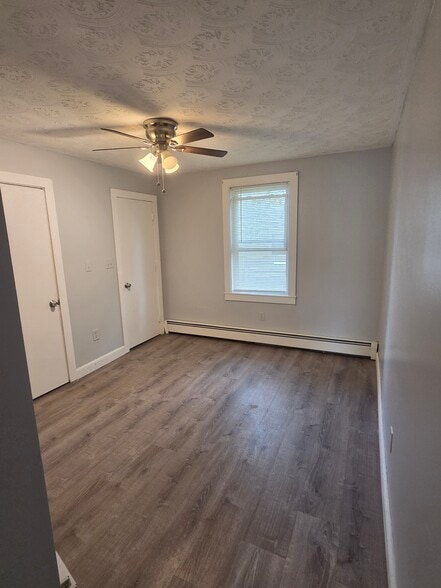 Building Photo - 128 Weare St