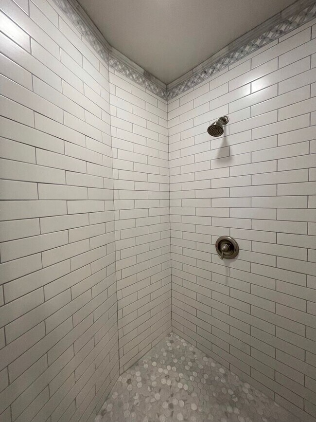 Building Photo - Everything you’ve been dreaming of is here. Lease today!