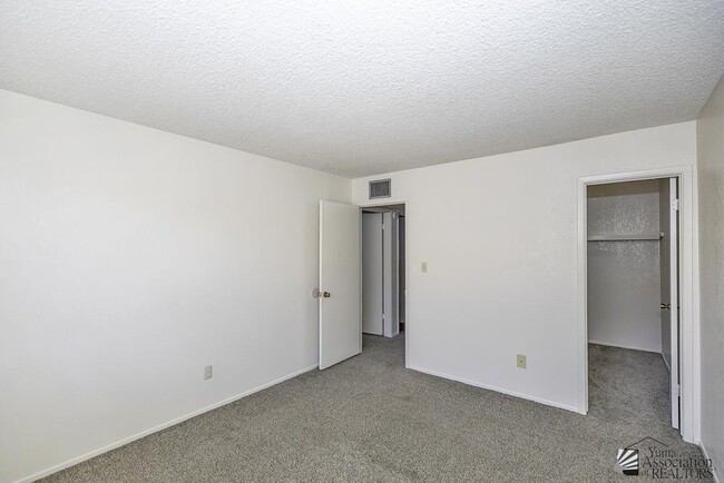 Building Photo - 1236 W 20th Pl