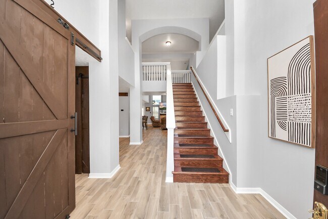 Building Photo - 12711 Laurel Bank Way