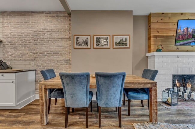Building Photo - Furnished 1-Bedroom Lower Apartment on Main St