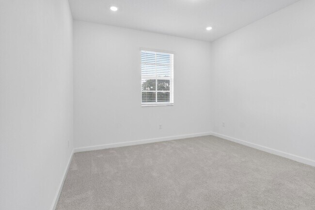 Building Photo - 6843 Cobia Cir