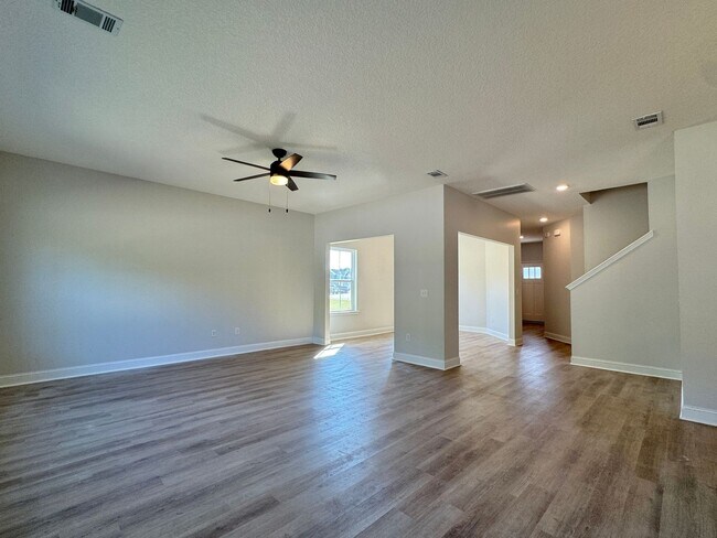 Building Photo - $500 RENT CREDIT | AVAILABLE NOW! (Pet Friendly)