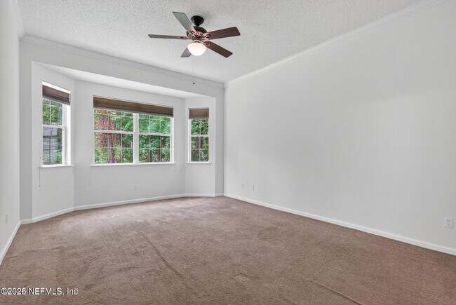 Building Photo - 872 Collinswood Dr W