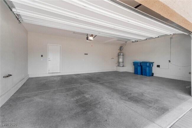 Building Photo - 713 Tall Arrow Ave