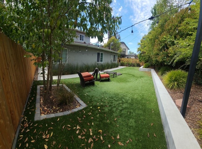 Building Photo - 6 bed 3 bath Spacious home near Cal Poly