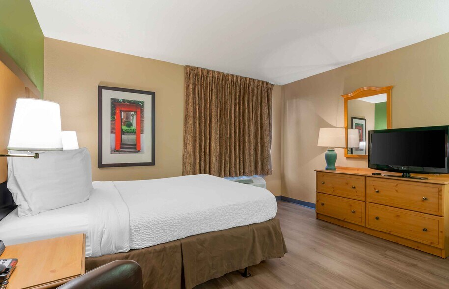 Building Photo - Furnished Studio-Kansas City - Overland Park - Nall Ave