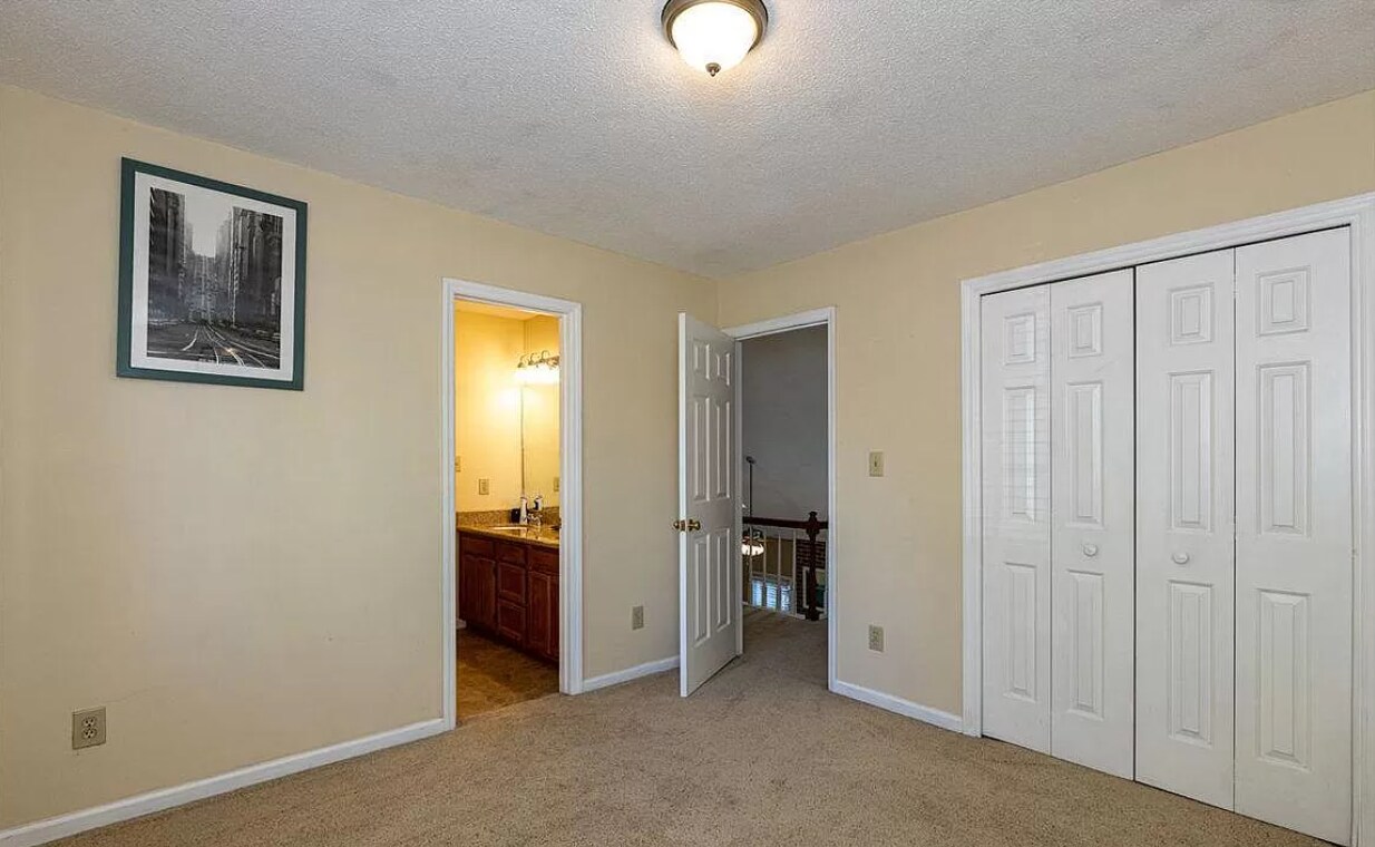 Building Photo - 4512 Emmit Dr
