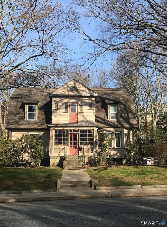 Building Photo - 371 Prospect St