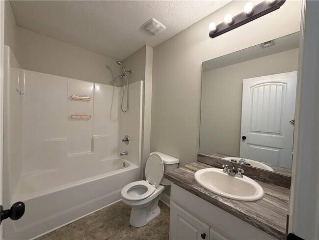 Building Photo - 700 River Mist Cir