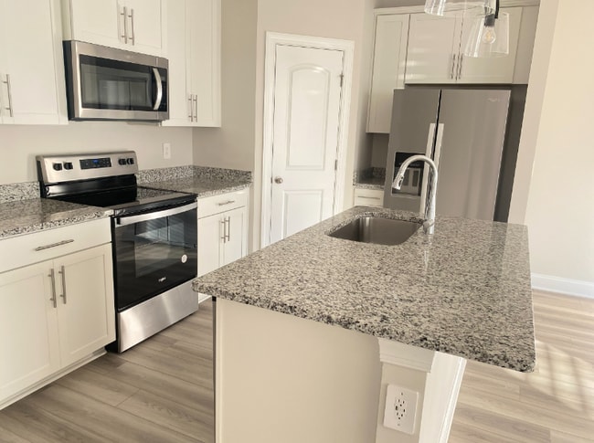 Building Photo - 4550 Skywood Ln