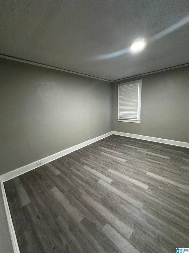 Building Photo - 307 W Parkway Ave