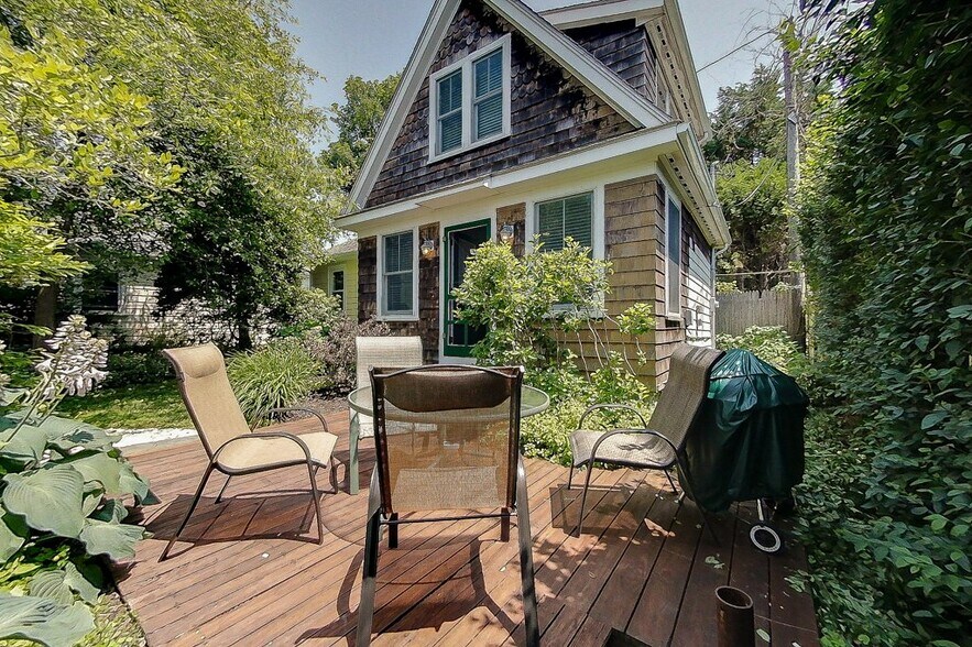 Building Photo - 25 Warren Ave