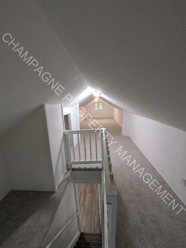 Building Photo - 3 Bedroom Home, centrally located in the heart of Kansas City