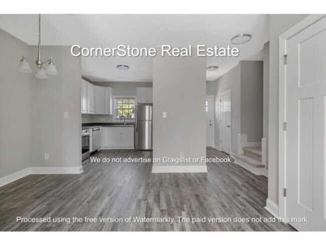 Building Photo - 2854 Little Dr