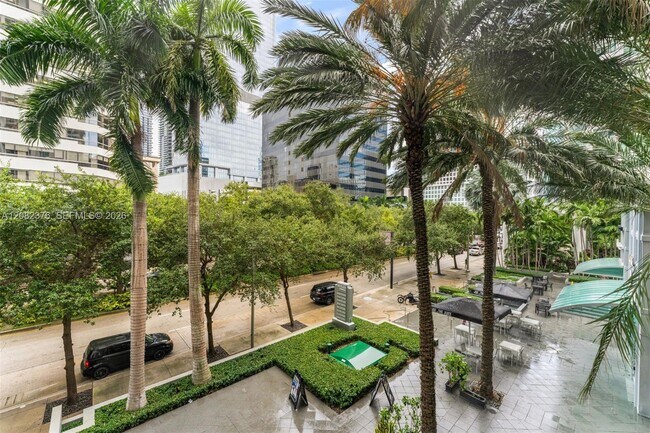Building Photo - 951 Brickell Ave