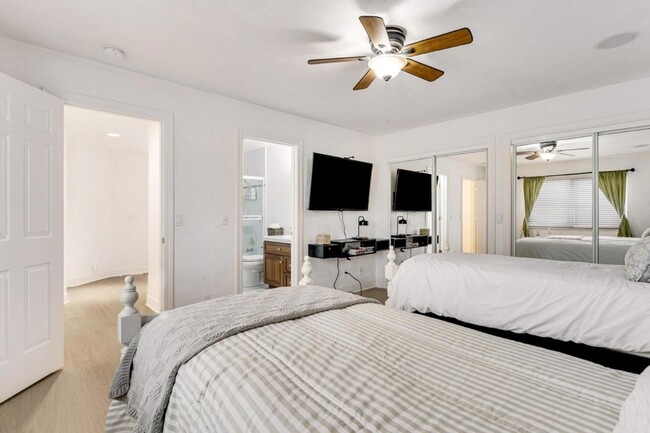 Building Photo - 1 Overlook Pl