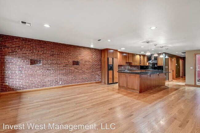 Building Photo - 1 br, 2 bath House - 1335 14 Avenue Ste 200