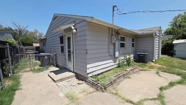 Building Photo - 2616 Marbella Ln