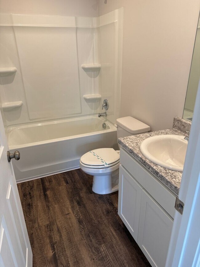 Building Photo - *48 Hour Look & Lease Bonus!* Three Bedroom | Two Bath Home in Deer Brook Crossing