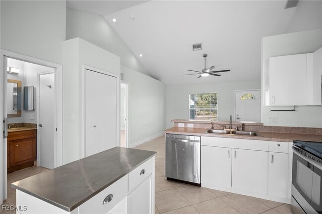 Building Photo - 4080 24th Ave NE