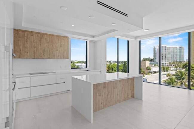 Building Photo - 305 Briny Ave
