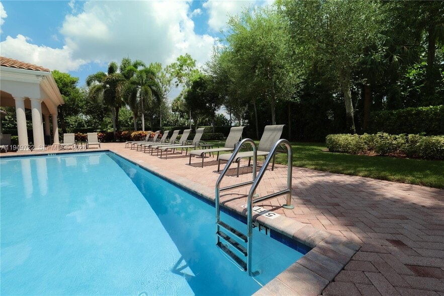 Building Photo - 16122 Poppyseed Cir