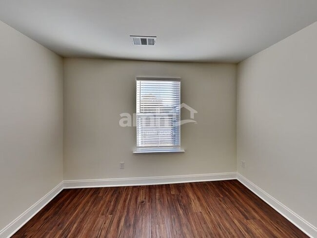 Building Photo - 2068 Williamshire Ln