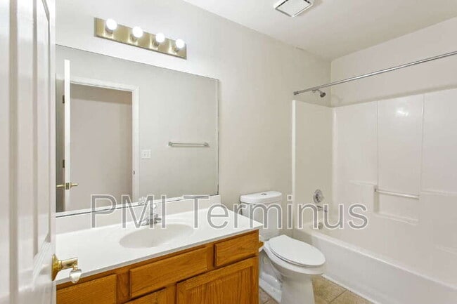 Building Photo - 76 Winward Way SE