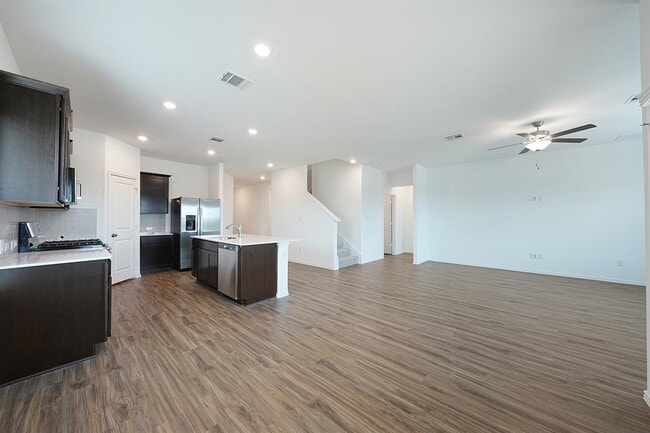 Building Photo - 932 Mallow Rd