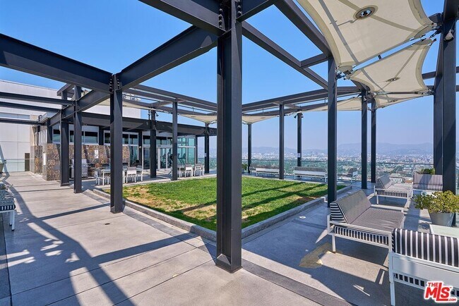 Building Photo - 3810 Wilshire Blvd