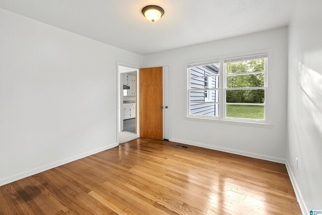 Building Photo - 932 5 Mile Rd